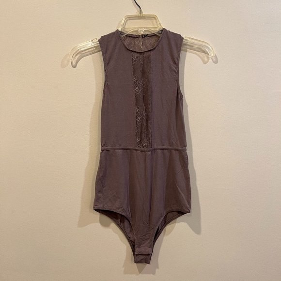 Lacey bodysuit - Picture 1 of 6